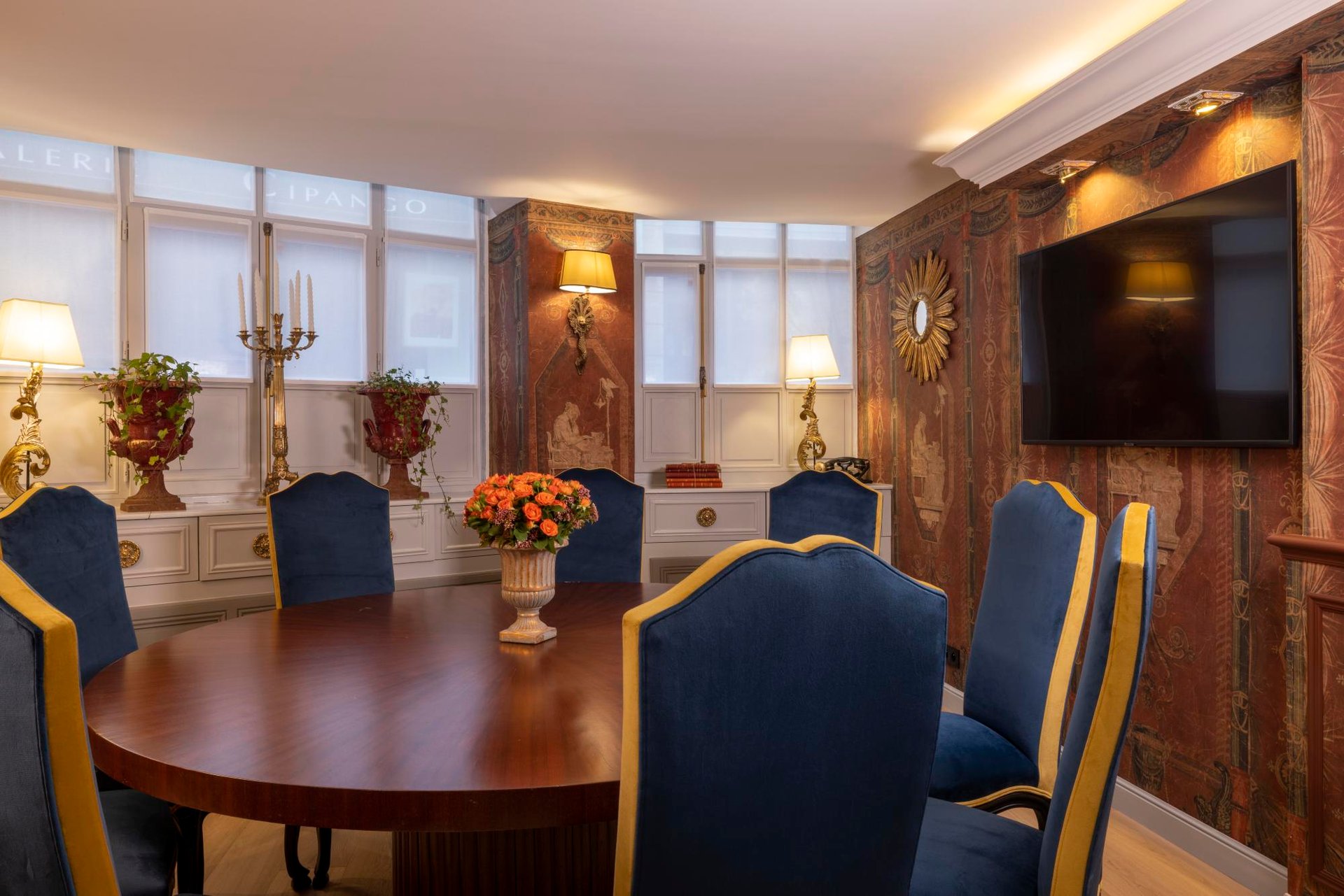 Maison Cardinal Furstemberg Airbnb Location Appartement Salle à manger Salle de réunion